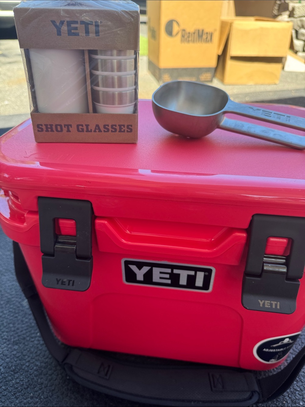 YETI BUNDLE: - Picture 8 of 9